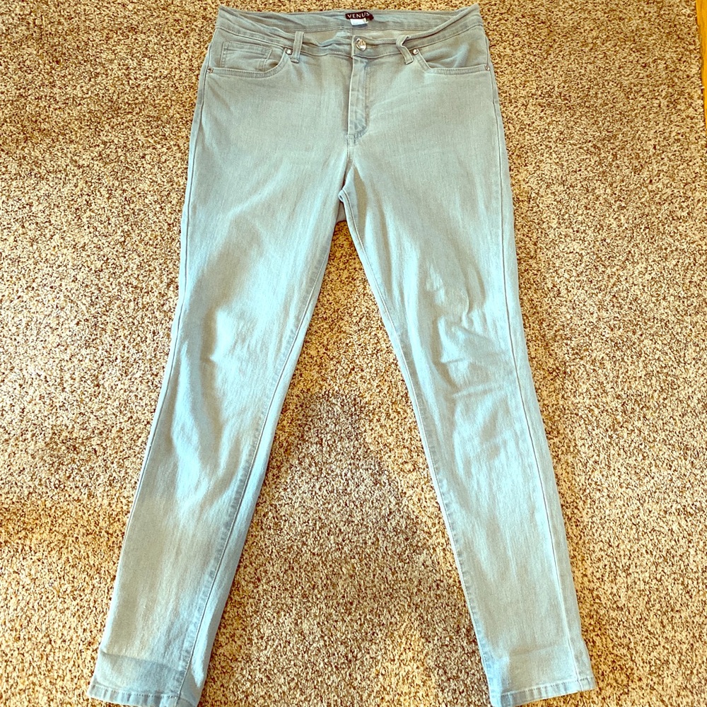 Venus - Women’s Denim Diamond Jean - Size 12